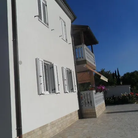 Studio In With Terrace, Air Conditioning, Washing Machine Medulin